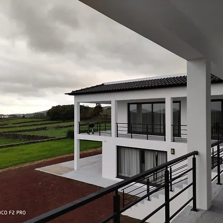 Casa Milhafre Holiday home